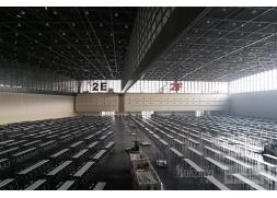 會(huì)展中心長條桌折疊椅出租現(xiàn)場(chǎng)直拍